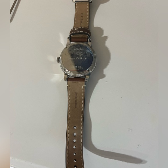 Burberry watch - Picture 3 of 5